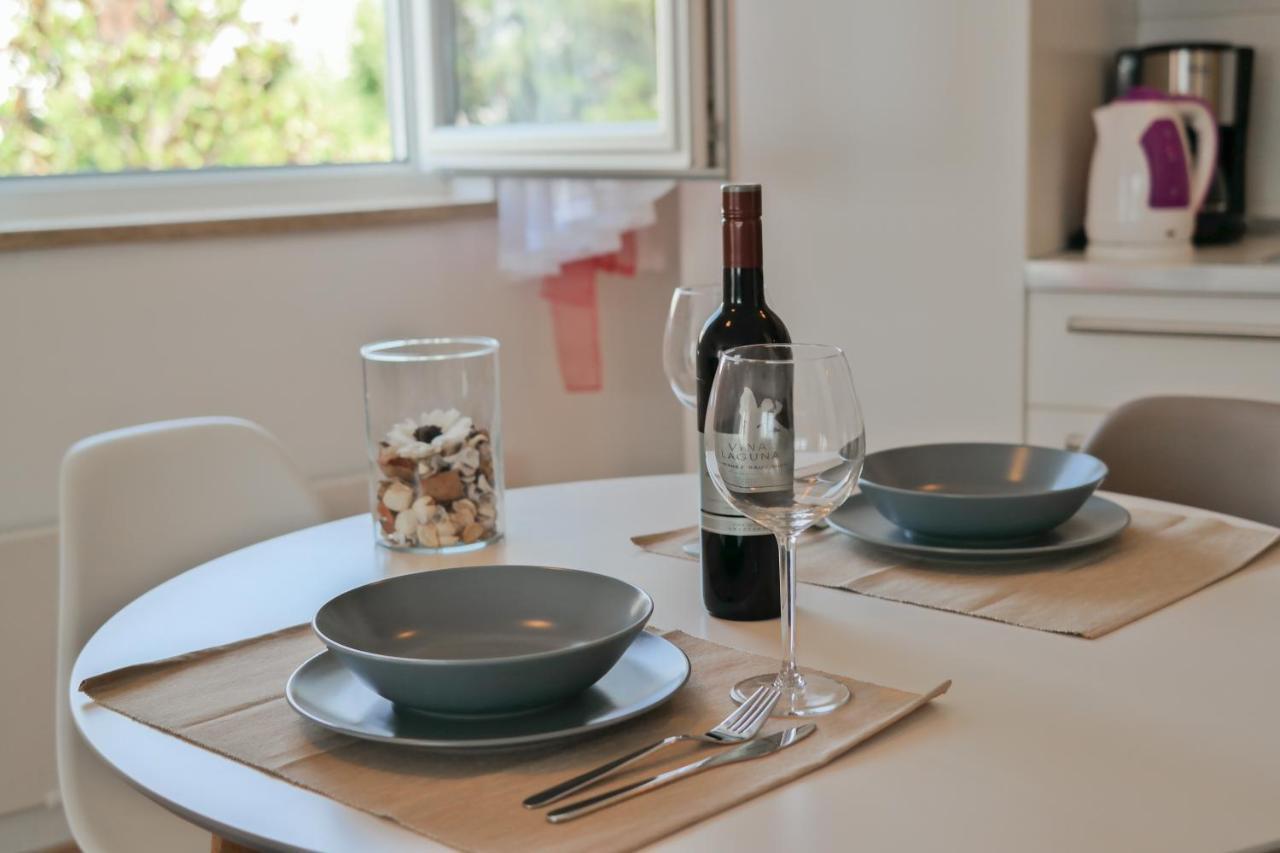 Apartment White *